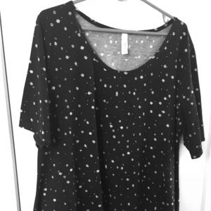 Lula Roe black/white star design top. Plus size 2x